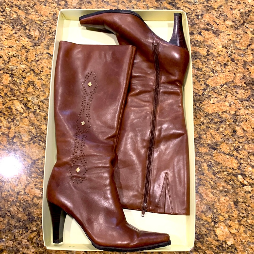 Women’s leather brown boots
